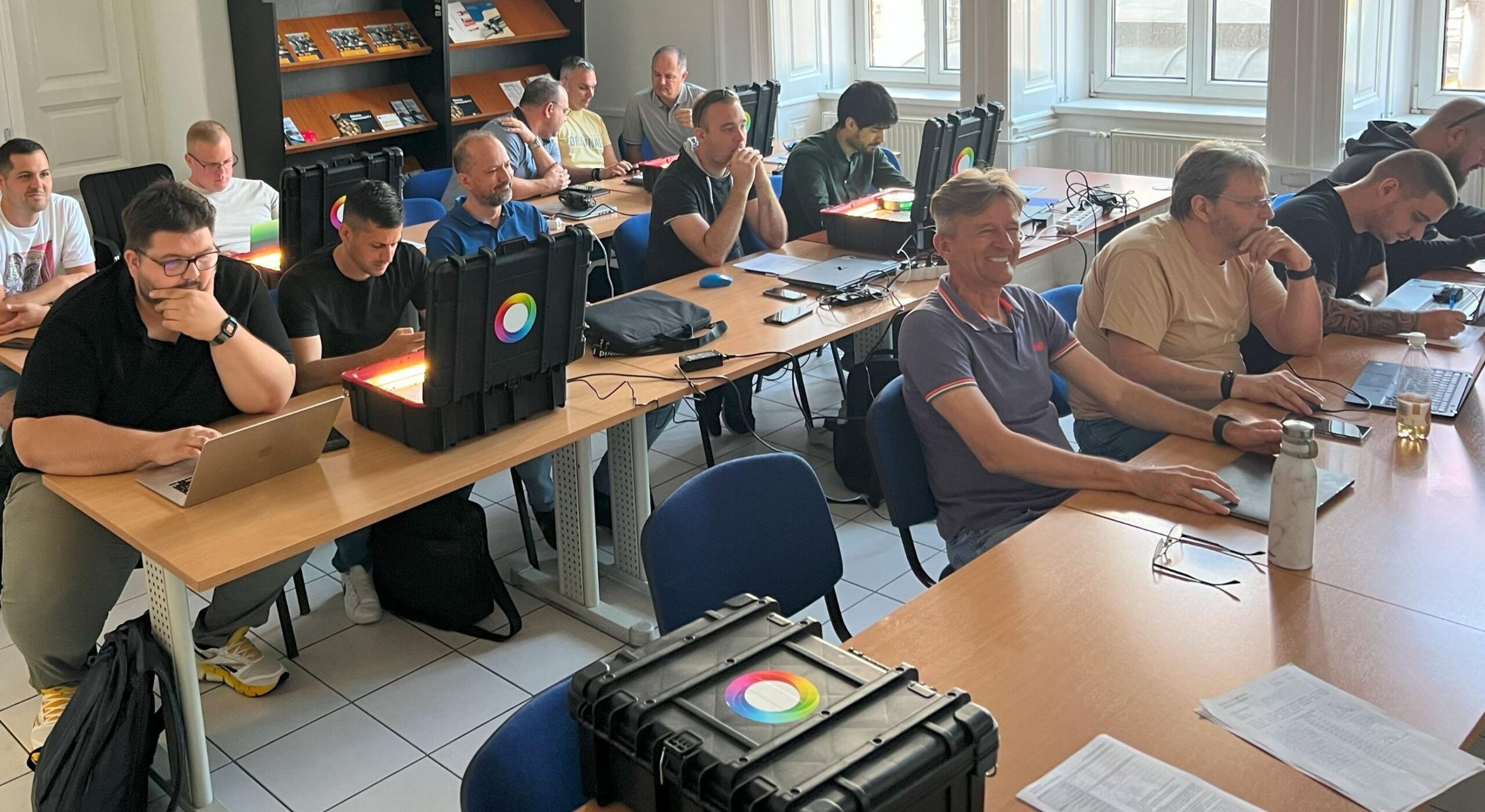 Okosotthon Guru személyes gyakorlati képzés résztvevőkkel